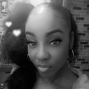 Meet your Posher, Monique